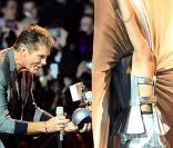 David Hasselhoff remet un prix à Lady Gaga, aux MTV Europe Music Awards, à Belfast, le 6 novembre 2011.