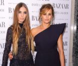 Amber et Yasmin Le Bon lors de la soirée Harper's Bazaar à Londres, le 7 novembre 2011