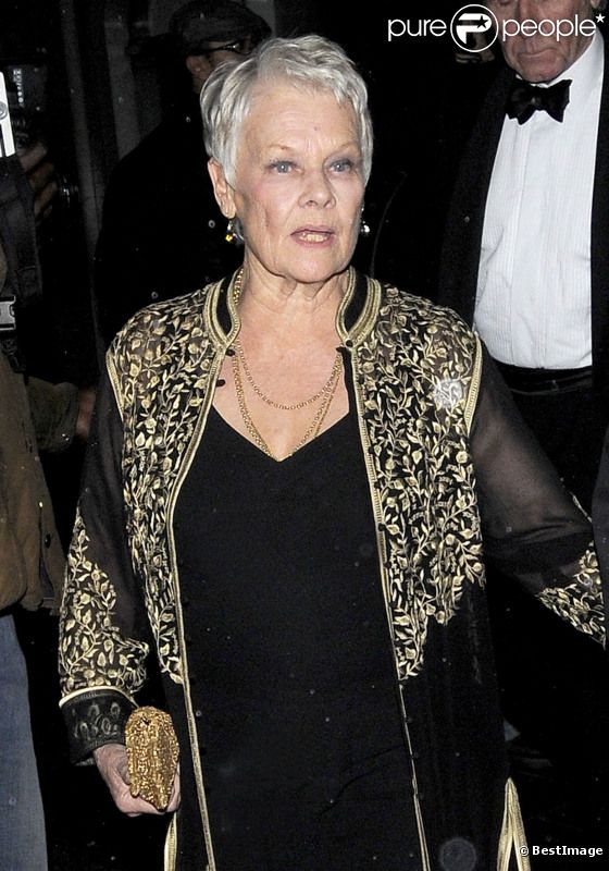 Judi Dench lors de la soirée Harper's Bazaar le 7 novembre 2011 à Londres