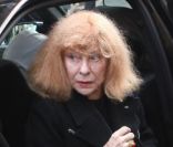 Bettina Graziani lors des obsèques de Loulou de la Falaise, jeudi 10 novembre 2011, à l'église Saint-Roch à Paris