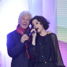 Gérard Lenorman chante avec Tina Arena lors de l'enregistrement de l'émission Vivement Dimanche qui sera diffusée le 13 novembre 2011. Invité spécial : Gérard Lenorman.