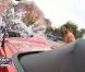 Kévin et Stéphanie, sensuels, lorsqu'ils lavent une voiture le vendredi 11 novembre dans Les Anges de la télé-réalité 3 sur NRJ 12