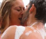 Stéphanie et Kévin s'offrent un premier baiser torride le vendredi 11 novembre dans Les Anges de la télé-réalité 3 sur NRJ 12