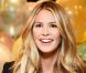 Elle Macpherson fait la fête pour rendre hommage à ses dessous