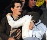 Josh Brolin fait tourner Sean Penn pour The Gangster Squad à Los Angeles, le 17 novembre 2011<br />