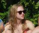 Amanda Seyfried profite de la piscine avec quelques amis à Miami le 11 novembre 2011