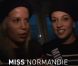 Miss Normandie et Miss Midi-Pyrénées dans le simulateur à l'école de la marine nationale à Brest en décembre 2011
