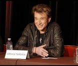 Johnny Hallyday à la conférence de presse de sa tournée Jamais seul, à la Tour Eiffel (Paris), le samedi 3 décembre 2011.