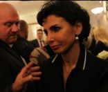 Rachida Dati lors d\'une réunion politique sous forme de questions réponses à l\'Hôtel Mercure à Lourdes le 2 décembre 2011