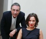 Zoé Félix et Alain Chamfort à la présentation du projet ElleSonParis, au ministère de la Culture, à Paris, le 7 décembre 2011.
