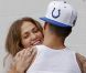 Jennifer Lopez dans les bras de son nouveau petit copain, Casper Smart.