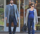 Jennifer Garner et Ben Affleck le 9 décembre 2011: le couple sort d'une réunion de professeurs pour le fille Violet à Brentwood (Californie)