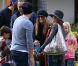 LeAnn Rimes en famille avec son mari Eddie Cibrian à Malibu, le 11 décembre 2011