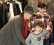 LeAnn Rimes et ses beaux-fils Mason et Jake, font les magasin à Malibu le 11 décembre 2011 en compagnie de leur père Eddi Cibrian (mari de la chanteuse)