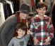 LeAnn Rimes et ses beaux-fils Mason et Jake, font les magasin à Malibu le 11 décembre 2011 en compagnie de leur père Eddi Cibrian (mari de la chanteuse)