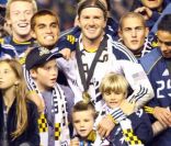 David Beckham le 20 décembre 2011 à Los Angeles avec ses trois garçons Brooklyn, Romeo et Cruz