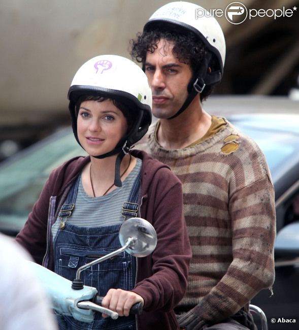 Anna Faris et Sacha Baron Cohen à New York le 27 juin.
