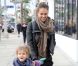 Jessica Alba et sa fille aînée Honor, à Los Angeles, le 17 décembre 2011.