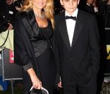 Jerry Hall sur le tapis rouge de la soirée A Night of Heroes pour les Sun Military Awards, à l'Imperial War Museum de Londres, le 19 décembre 2011.