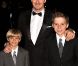 David Beckham posait fièrement avec ses fils Romeo et Brooklyn sur le tapis rouge de la soirée A Night of Heroes pour les Sun Military Awards, à l'Imperial War Museum de Londres, le 19 décembre 2011.