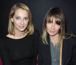 Frédérique Bel et Axelle Laffont lors de l'inauguration de l'espace gourmand, à Orly Ouest, le 20 décembre 2011
