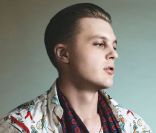 Michael Pitt est l'égérie masculine pour l'été 2012 de la maison italienne Prada. 