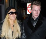 Paris Hilton et son frère Conrad à Aspen, le 23 décembre 2011.