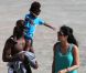 Djimon Hounsou, sa compagne Kimora Lee Simmons et leur fils Kenzo sur la plage de St Barth le 23 décembre 2011