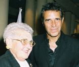 Julien Clerc et sa deuxième maman Ghislaine en 2003