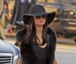 Paris Hilton, photographiée lors d\'une séance de shopping à Los Angeles, le vendredi 6 janvier 2012.