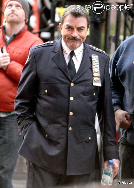 Tom Selleck sur le plateau de tournage de la série Blue Blood le 9 décembre 2011 à New York