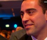 Xavi Hernandez à Zurich le 9 janvier 2012 des mains de Ronaldo et Michel Platini