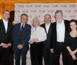 Photo de groupe lors du gala mécénat chirurgie cardiaque au grand Hôtel à Paris, le 9 janvier 2012