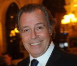 Michel Leeb lors du gala mécénat chirurgie cardiaque au grand Hôtel à Paris, le 9 janvier 2012