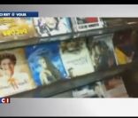Le vendeur de DVD a en effet le dernier spectacle de Jamel Debbouze qui n'est même pas encore sorti  lors de ses vacances au Maroc en janvier 2012 - vidéo postée via Twitter
