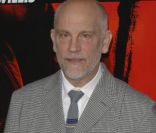 John Malkovich : Fan de Jean Dujardin et Brice de Nice