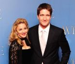 Madonna et le producteur Kris Thyker  lors de l'avant-première du film W.E. à Londres le 11 janvier 2012