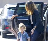 Jessica Alba : Businesswoman, elle n'oublie pas son rôle de maman poule