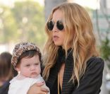 Rachel Zoe et son fils Skyler à Beverly Hills, s'offrent un après-midi tout en style. Novembre 2011. 