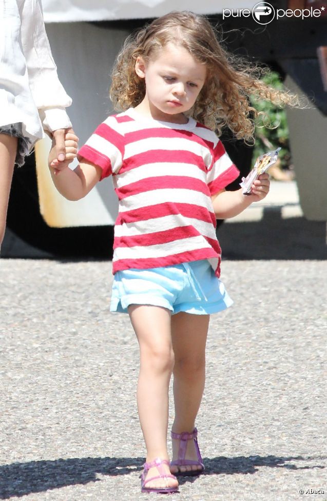 Harlow Richie Madden est tout comme sa mère, une jeune femme très stylée ! 