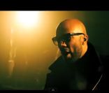Common : Séducteur et bagarreur dans le clip de Raw