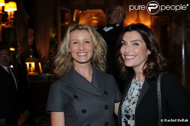 Alexandra Lamy et Daphné Roulier lors de la soirée GQ des hommes de l'année 2011 au Ritz à Paris le 18 janvier 2012