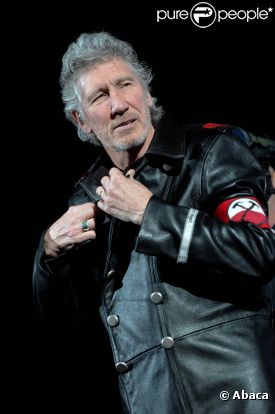 Roger Waters lors de la tournée The Wall Live en 2011. Le 14 janvier 2012, le héros de Pink Floyd s'est marié avec sa fiancée de longue date, Laurie Durning.