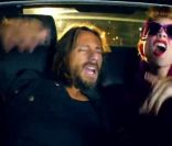 <p>Image du clip de <em>Rock the Boat</em>, de Bob Sinclar.</p>
<p>Bob Sinclar dévoilera son nouvel album, <em>Disco Crash</em>, le 30 janvier 2012, annoncé quelques jours plus tôt par le clip de <em>Rock the Boat</em>, une collaboration survitaminée