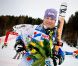 Tessa Worley pose avec son trophée lors du géant de Kranjska Gora en Slovénie le 21 janvier 2012 