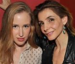 Alix Thomsen et Clotilde Courau lors de la soirée de lancement du nouveau bar panoramique de l'Hôtel Concorde La Fayette La Vue le jeudi 19 janvier 2012 à Paris