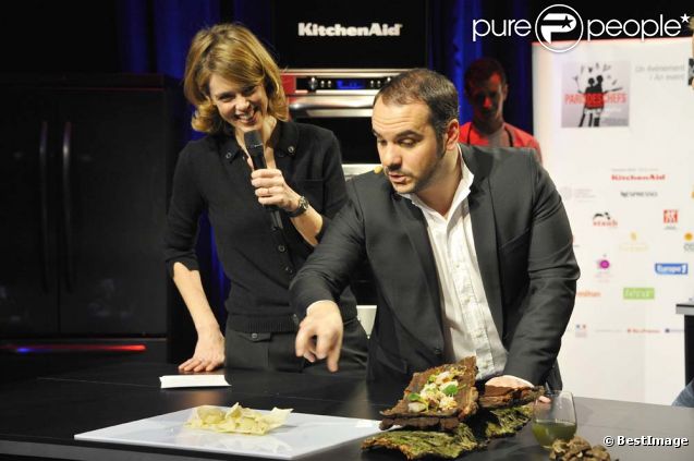 Julie Andrieu et François-Xavier Demaison lors de la quatrième édition de Paris des Chefs, à La Mutualité, le 23 janvier 2012.