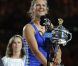 Victoria Azarenka a remporté le 28 janvier 2012 à 22 ans l'Open d'Australie, son premier trophée en Grand Chelem, aux dépens de Maria Sharapova, et est devenue la nouvelle numéro un mondial.