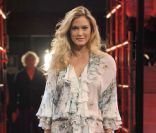 Simplement superbe, Bar Refaeli sur le plateau de l'émission Chambretti Sunday Show, le 28 janvier 2012 à Milan