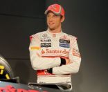 Jenson Button présente la McLaren Mercedes MP4-27 à Woking en Angleterre le 1er février 2012